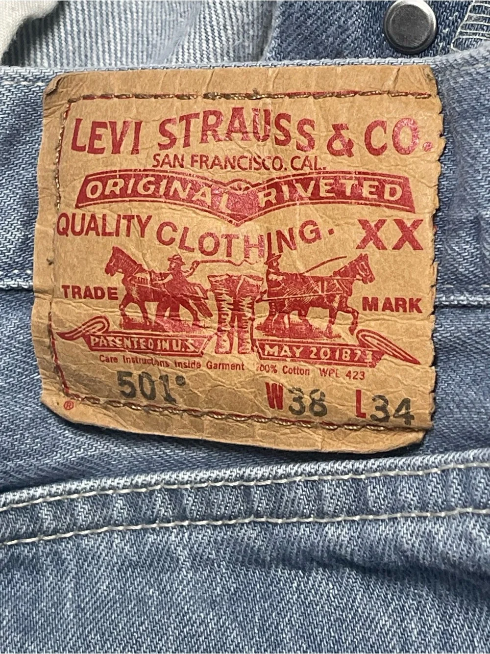 Levi’s 501 Original Straight Leg Button Fly Jeans Men’s 38x34 Light Wash USA